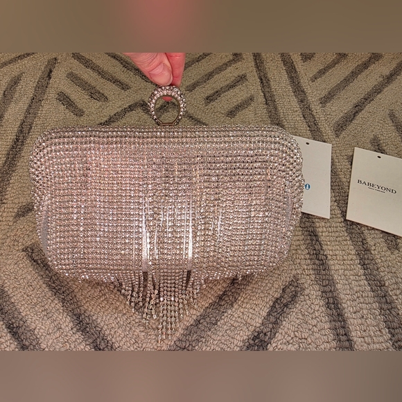NWT Babeyond Heart Shaped Rhinestones Tassle Party Clutch - Picture 7 of 7
